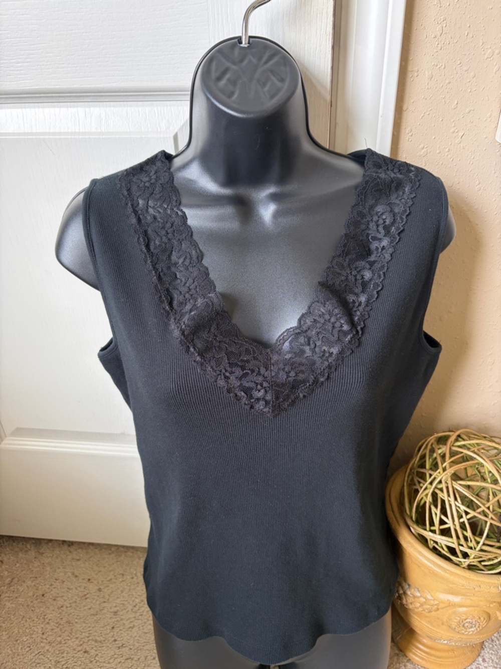 Lauren Ralph Lauren Black Lace Trim V-Neck Women's Tank Top - Brand Unspecified